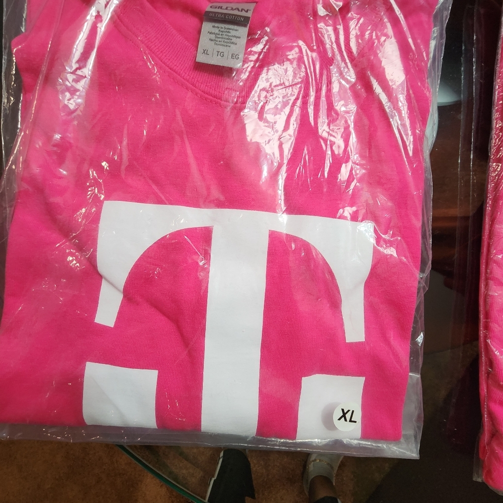 Official New T-MOBIL Magenta Tee shirt.